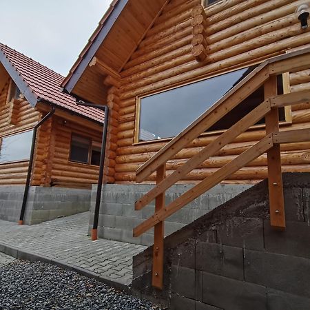 Long Rock Chalets Rimetea Luaran gambar